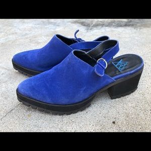 YRU Blue Suede Chunky heel